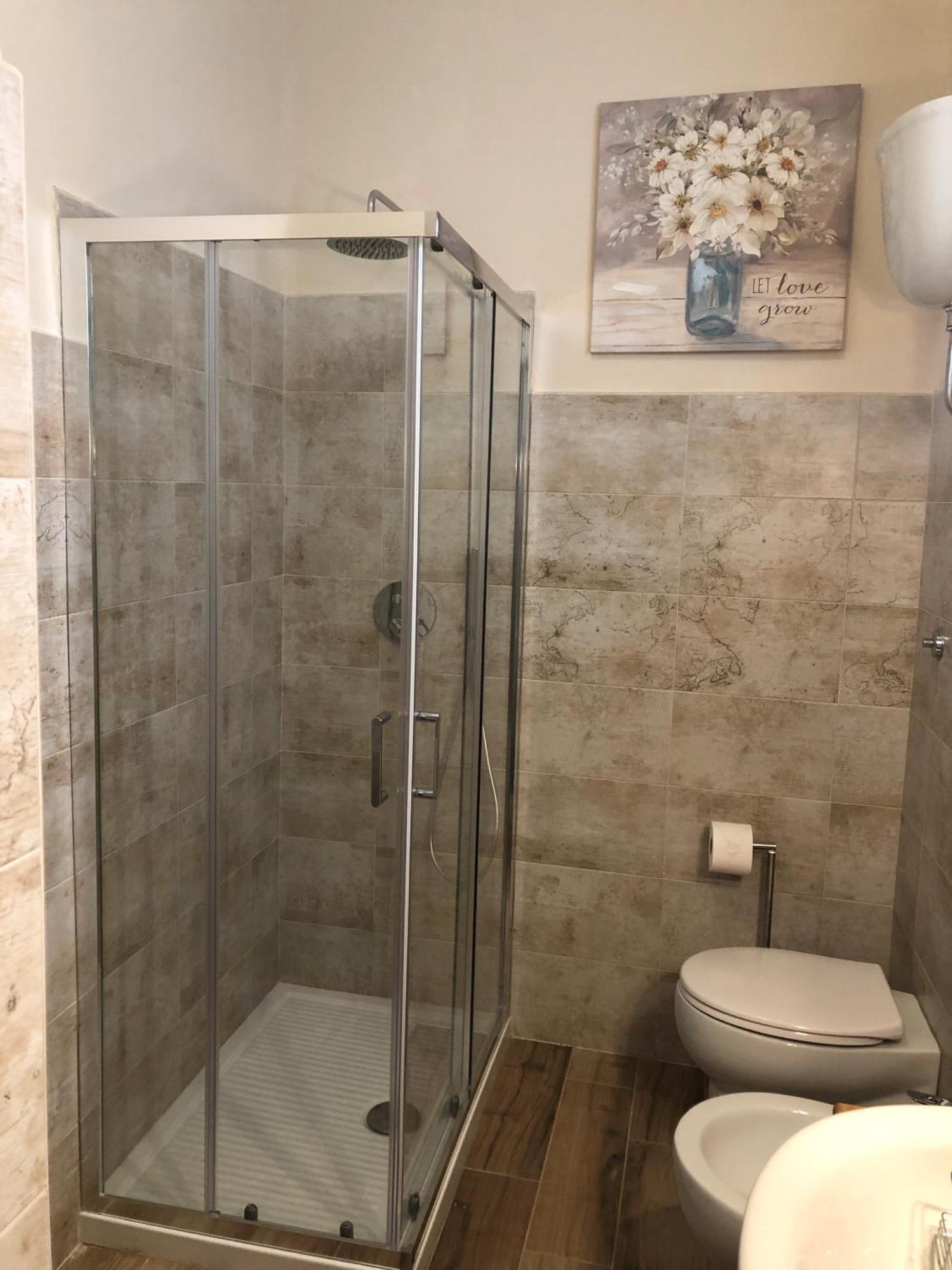 카프라롤라 Casa Di Giose Con Garage 아파트 외부 사진