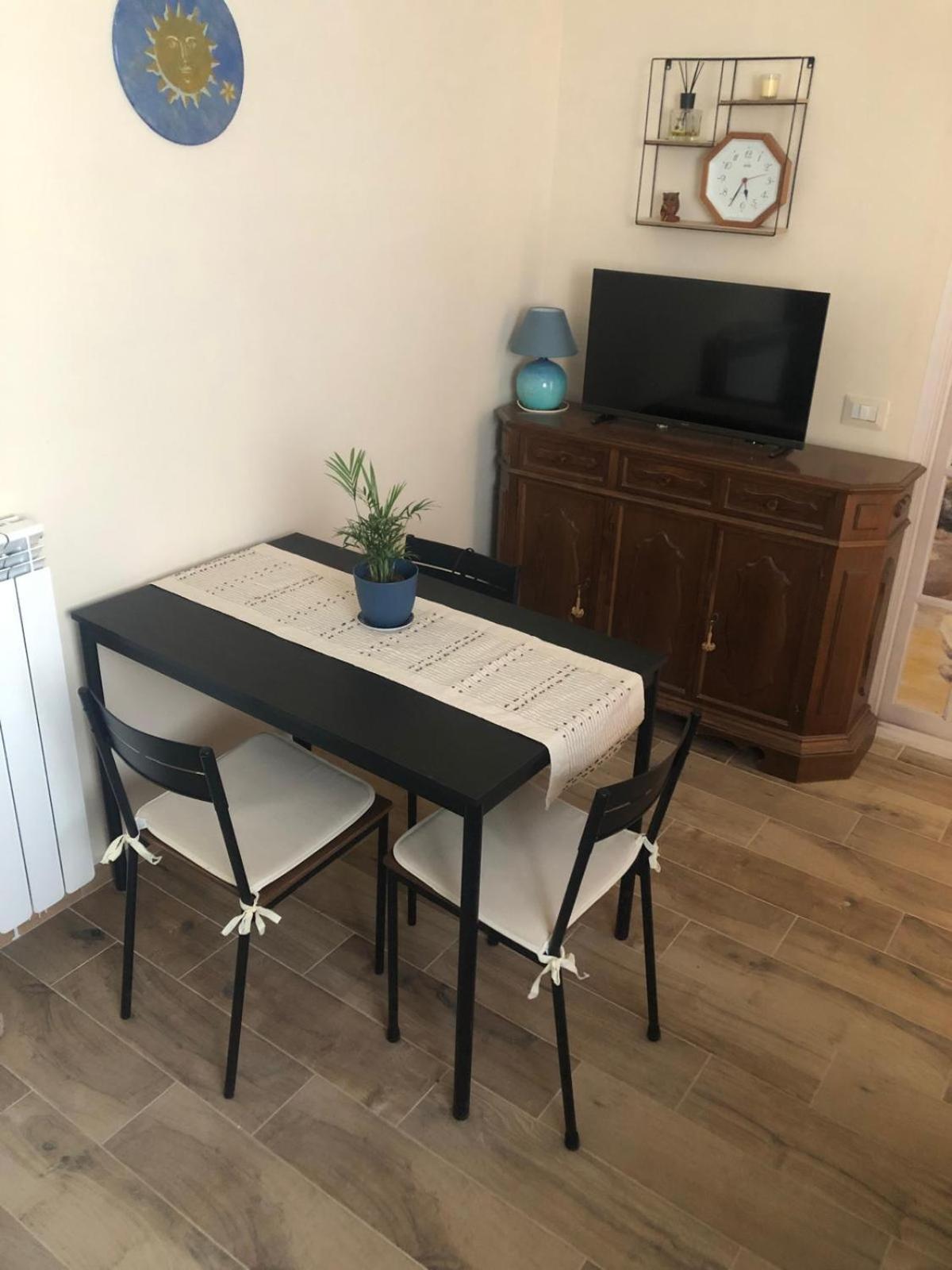 카프라롤라 Casa Di Giose Con Garage 아파트 외부 사진
